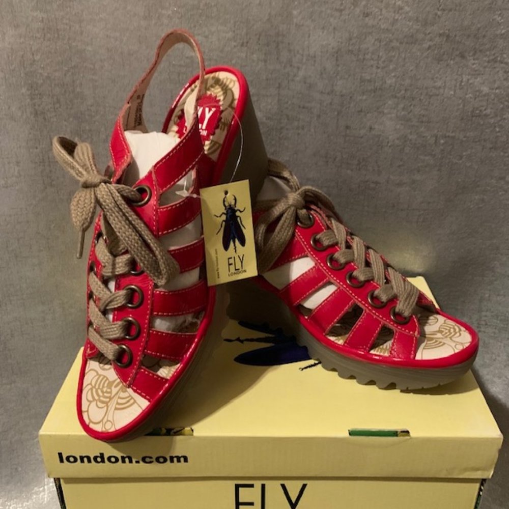 *NWT* FLY LONDON YITO DEVIL RED